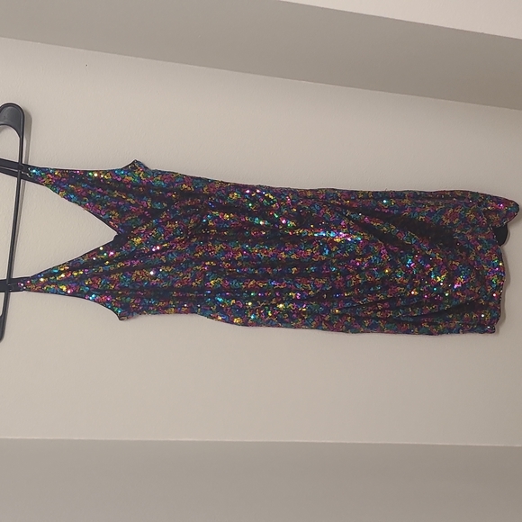 Dress - Picture 3 of 7